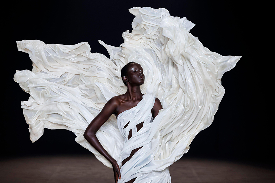 IRIS VAN HERPEN Haute Couture Fall/Winter 2025-2026 Runway during Paris Haute Couture Fashion Week on July 2025 - Paris; France